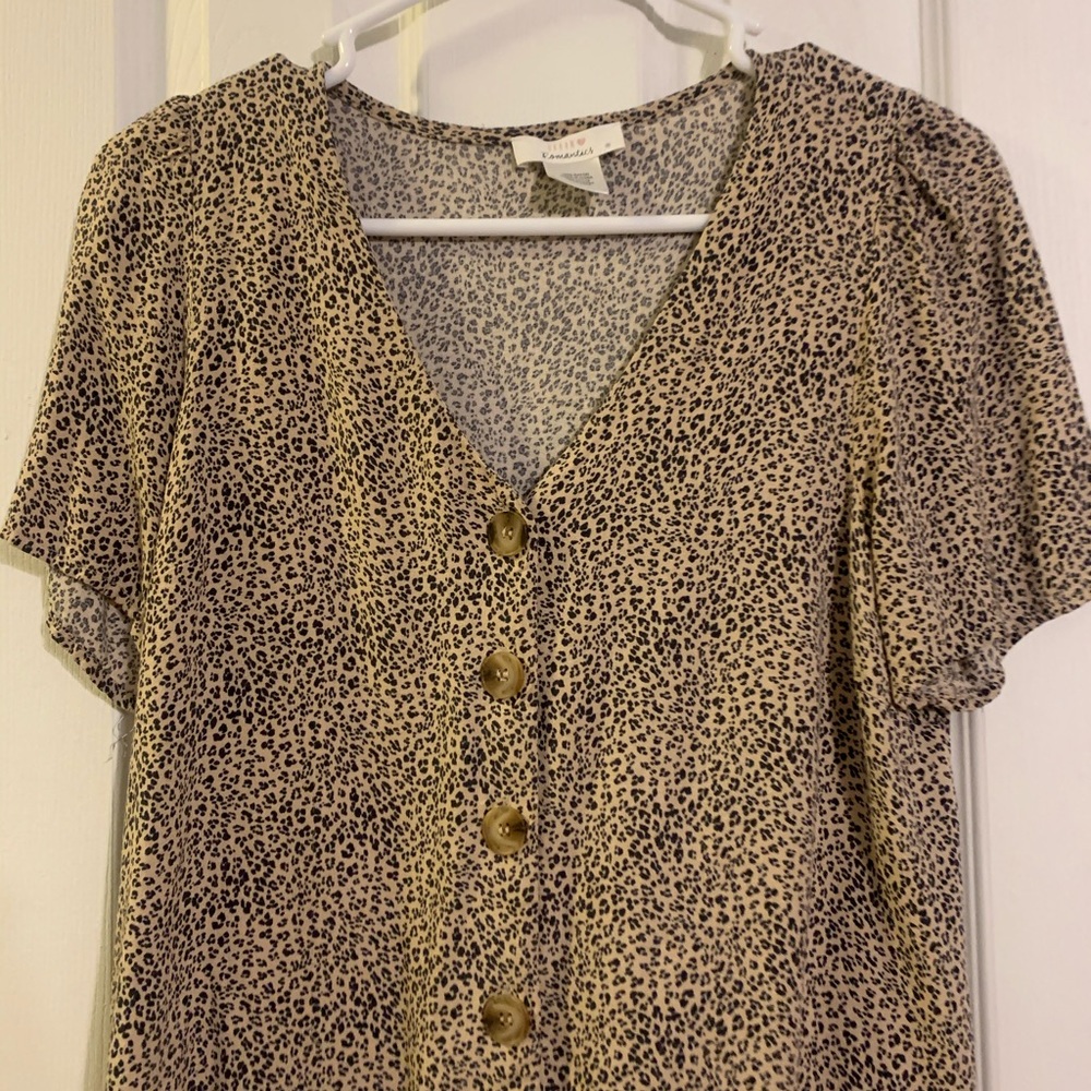 cute leopard shirt!